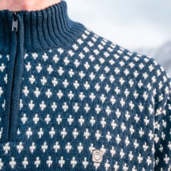 Striktrje 100% merinould mrkebl half zip | Kalgaard Knit Superstainable